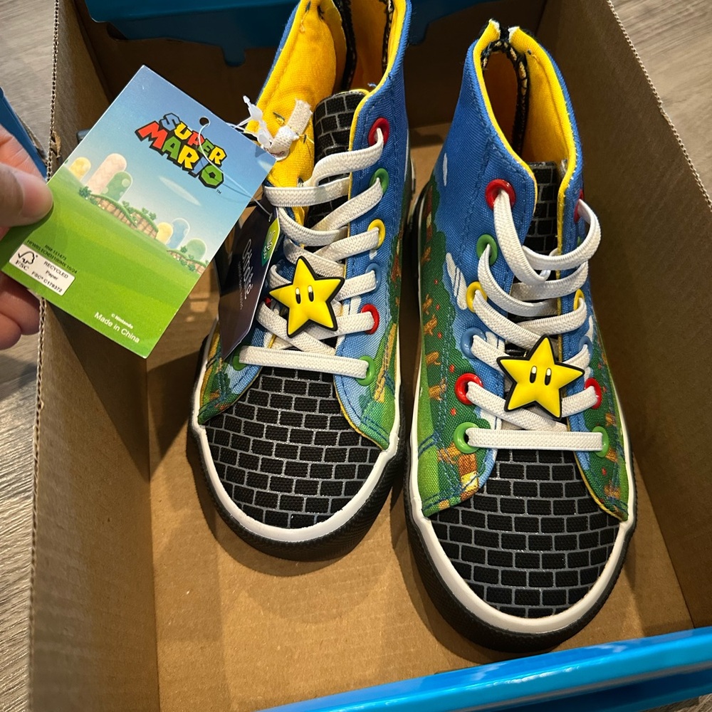 Super Mario High-Top Sneakers for Toddler Boys Size 11